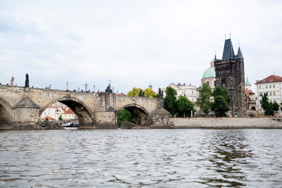 Prague City Tour with Vltava River Cruise - Convenient Meeting Point and End Location in the Heart of Prague