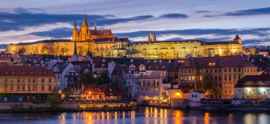 Prague: Evening Photography Tour by Car - Viewing Prague Castle from a Nighttime Perspective