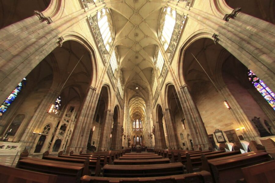 Prague: Full-Day Tour with Lunch and River Boat Cruise - Exploring Prague’s Iconic Old Town and Astronomical Clock