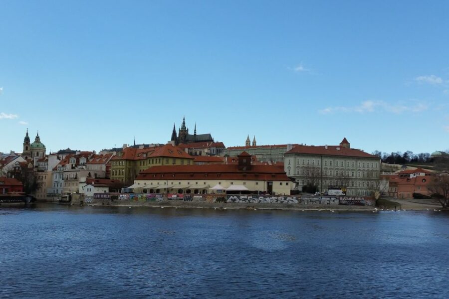 Prague: Historic City Center Bus Tour with Top Sights - From the Old Town to the Castle District
