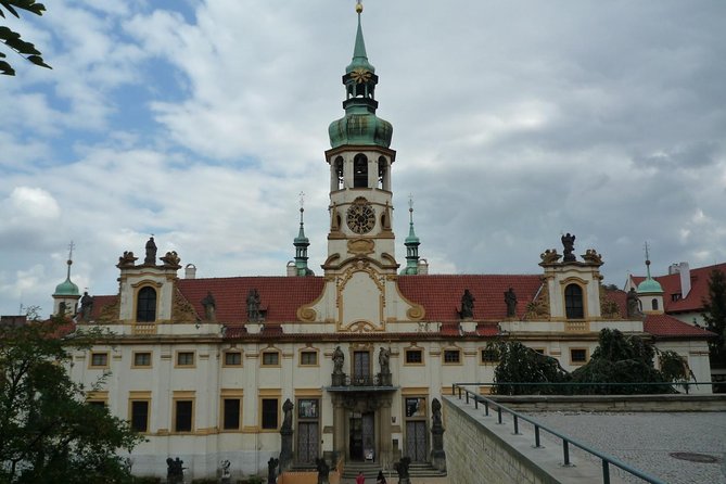 Prague in One Day by a Car - Excellent opportunity to see all the sights - Logistics of the Tour: Easy and Stress-Free