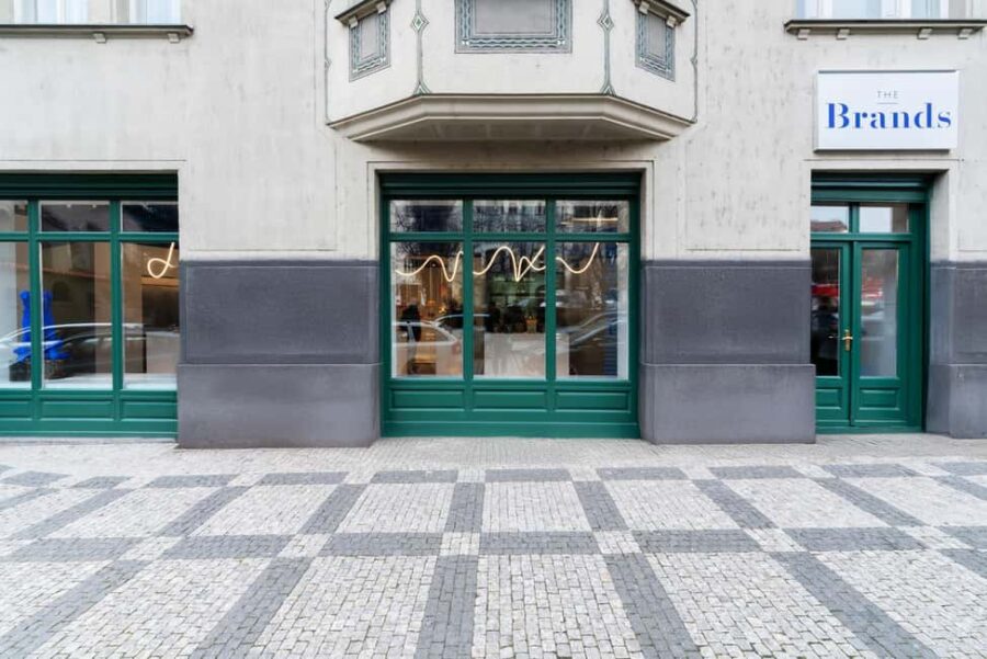 Prague: Luxury Shopping Experience with Champagne - The Luxurious Pickup and Transport in Style