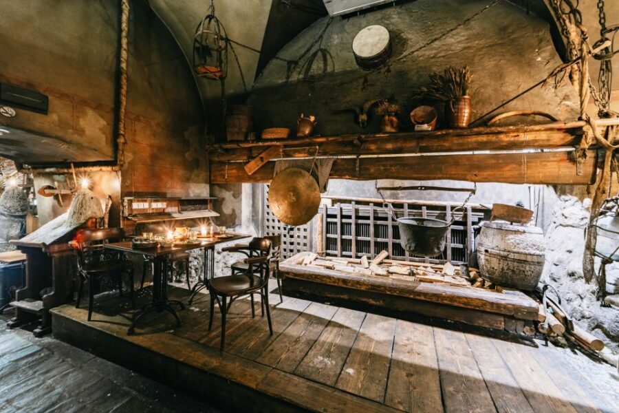 Prague: Medieval Dinner with Unlimited Drinks - A Historic Setting in Central Bohemia