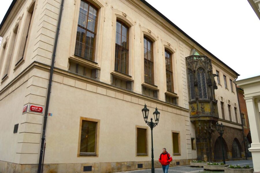 Prague: National Museum Ticket & Online Audioguide City Tour - Visiting the National Museum’s Exterior and Decorations