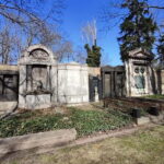 Prague: New Jewish Cemetery Guided Tour - Starting Point at Izraelská 712 and Meeting the Guide