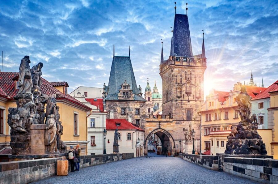 Prague Old Town and Top Attractions Private Tour by Car - Inside Prague Castle and St Vitus Cathedral