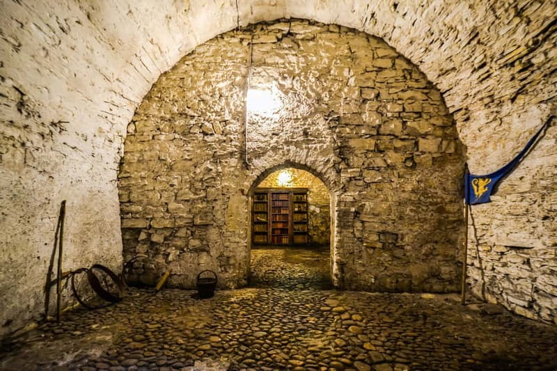 Prague: Oldtown, Medieval Underground & Dungeon History Tour - The Secret Alchemy Laboratory and the Golem