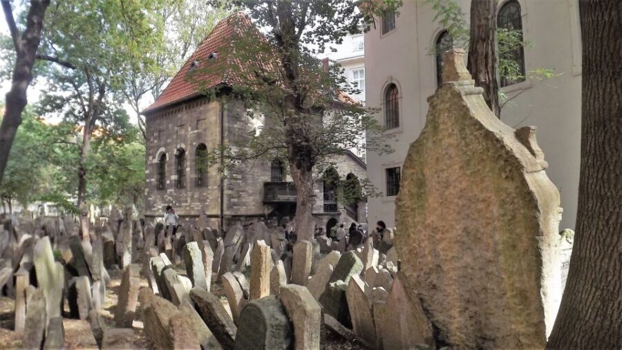 Prague: Prague Castle, Jewish Quarter, Clock Tower Admission - Starting Point: Collecting Your Tickets at Maiselova 5