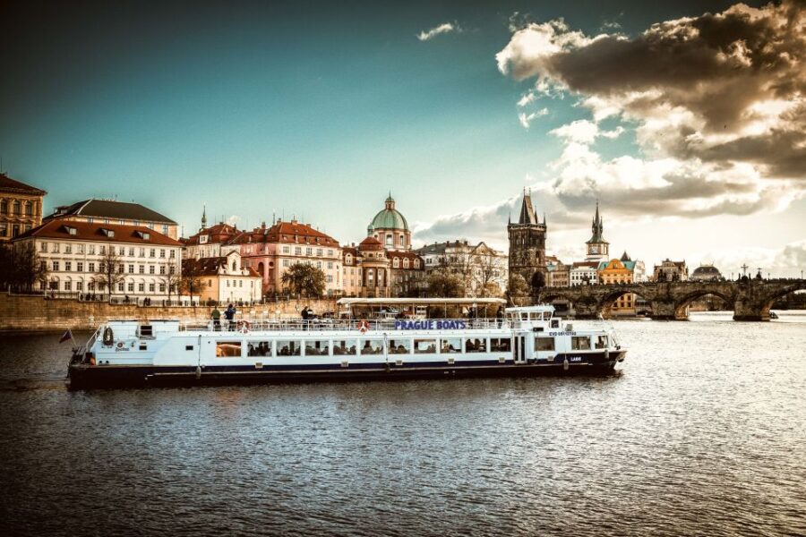 Prague: Vltava River Sightseeing Cruise - Starting Point at Pier 3A and Boarding Process