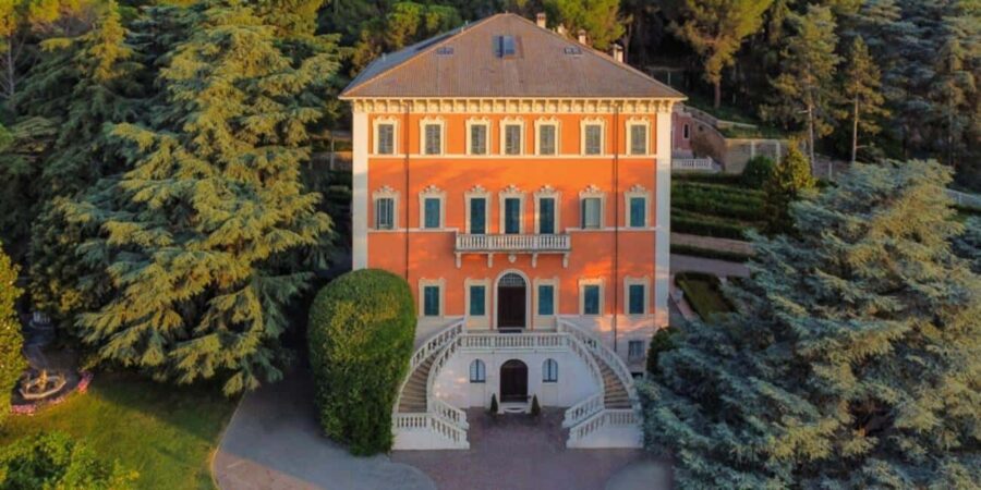 Predappio: Historical Villa Tour with Wine Tasting - The Historic Villa and Its Grand Architecture