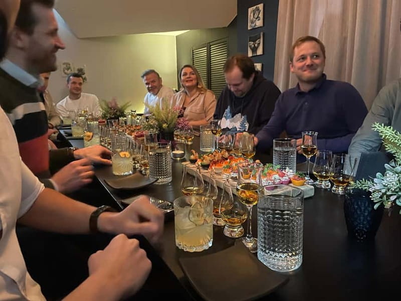 Premium Whiskey Masterclass & Delicious Snacks - Guided Tasting of Five Premium Whiskeys