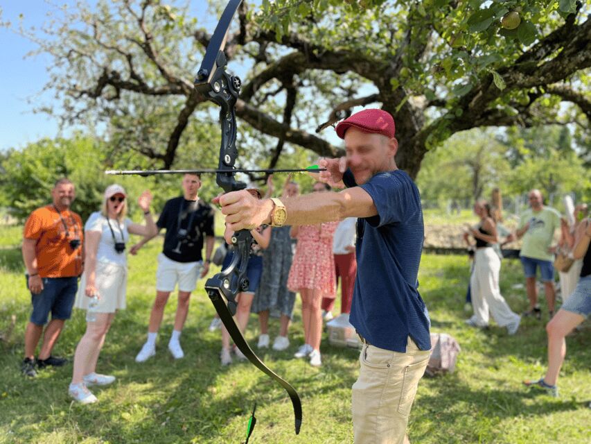 Premium wine hike Stuttgart with games and winemaker's snack - Start at Schozacher Straße or Hallschlag Subway Station