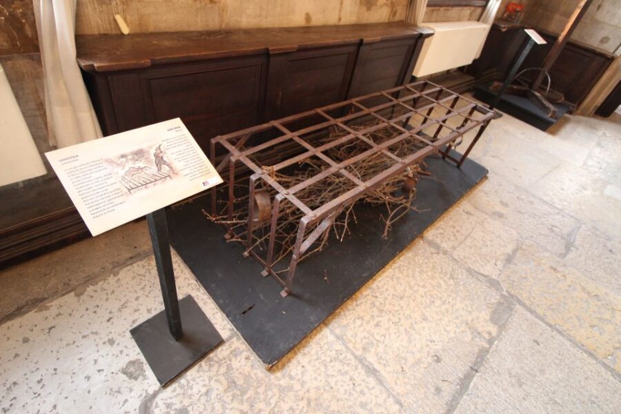 Prisons' Palace: Maleficia, Inquistion torture tools - The Location and Meeting Point Near San Marco Square
