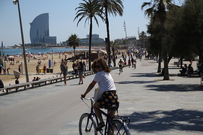 Private 3-Hour Barcelona Bike Tour: Highlights and Hidden Gems - Relaxing in Parc de la Ciutadella and Visiting Gothic and Modernist Gems