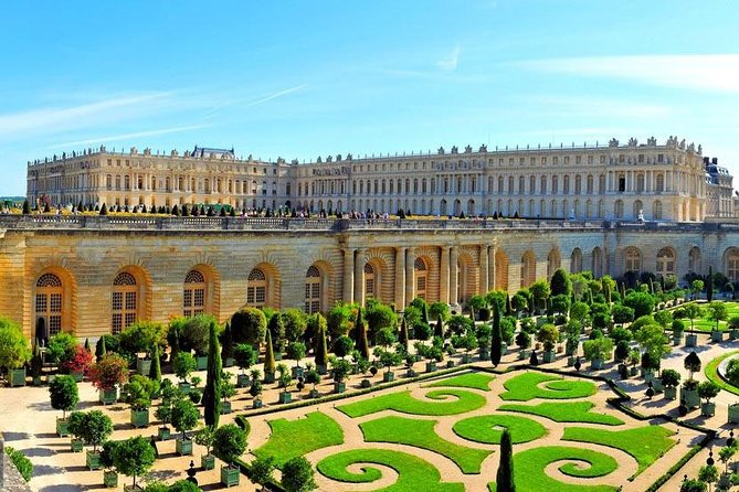 Private 5-hour round transfer to Versailles from Paris. Best offer! - The Comfort of a Private Air-Conditioned Vehicle