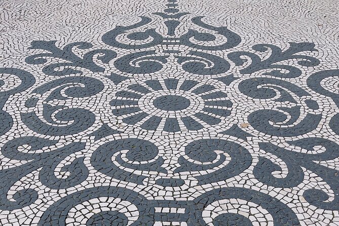 Private 6 or 10 Food Tasting and City Highlights Tour in Lisbon - Starting Point at Miradouro de São Pedro de Alcântara