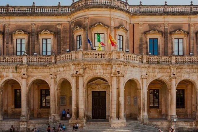 Private 8-hour tour of Syracuse, Ortigia and Noto - Discovering the Charm of Ortigia