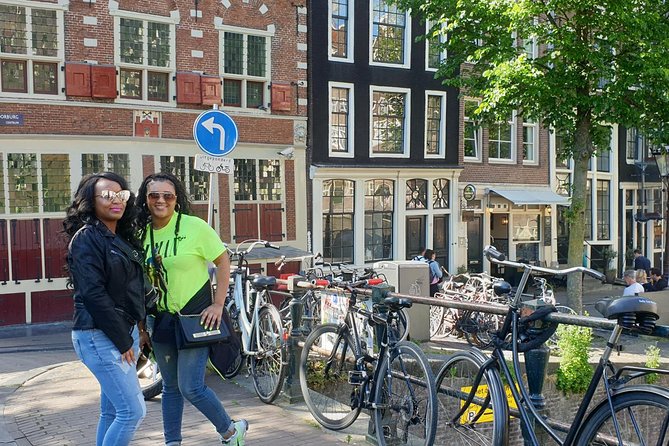 Private Amsterdam Red Light District tour with food tastings - Exploring the Historic Red Light District Neighborhood
