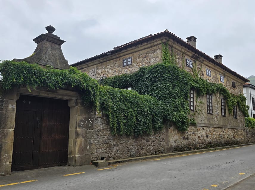 Private and exclusive visit to Liérganes: the legend of the Fish Man. - Crossing the Roman Bridge and Visiting the Fish Man Statue