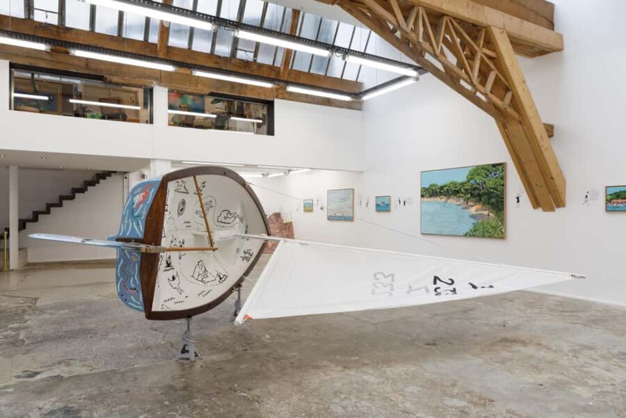 Private Art Tour in Galleries and Art Studio with Champagne - Starting Point at Place Bellecour in Lyon