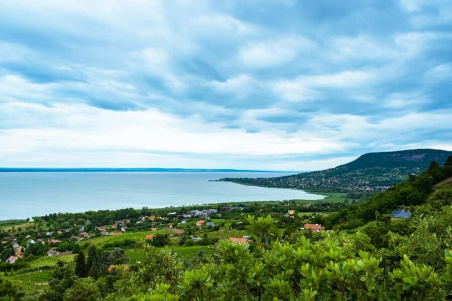 Private Badacsony Volcano Hike & Lake Balaton Views - How the Private Hike from Budapest Begins at Déli Railway Station