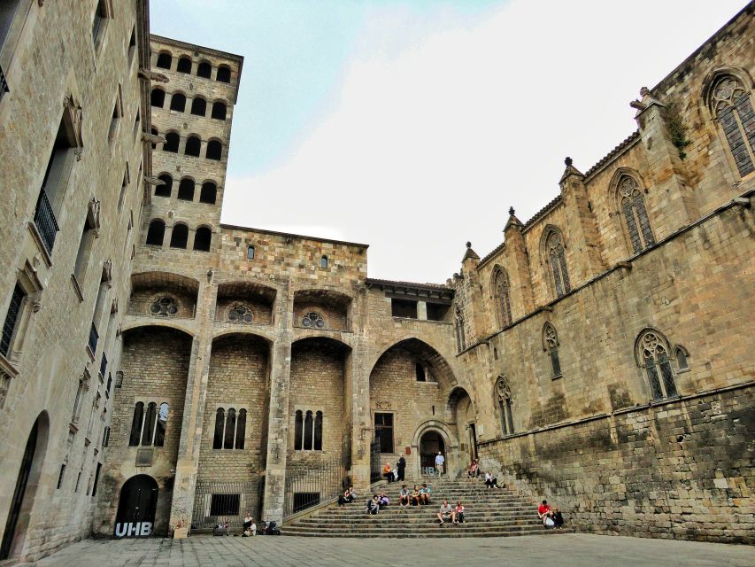 Private Barcelona Highlights Half-Day Tour - La Sagrada Familia: Barcelona’s Iconic Unfinished Basilica
