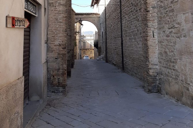 Private Bevagna Walking Tour with official guide - Discover Bevagna’s Historic Squares and Architectural Gems