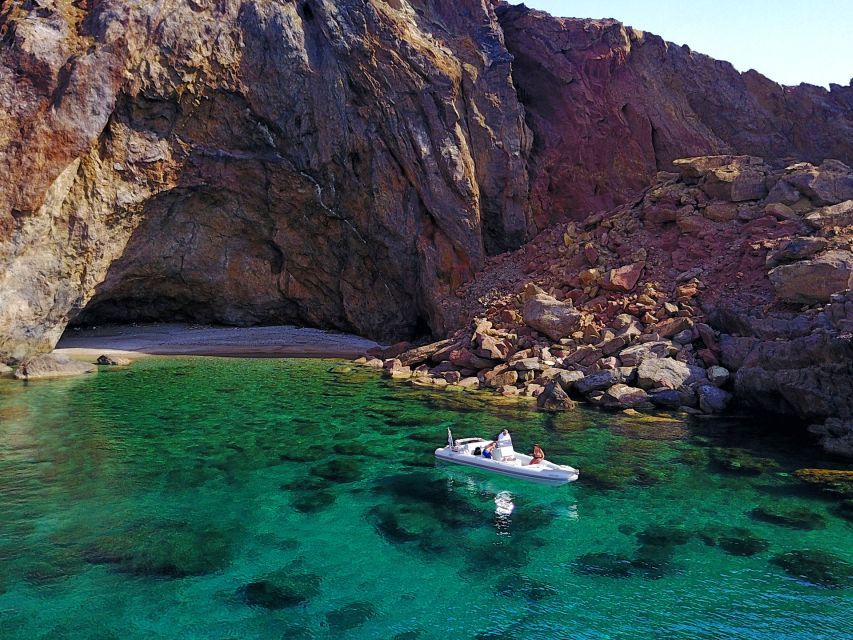 Private boat cruise to South coastline of Mykonos - Exploring the Famous South Beaches of Mykonos