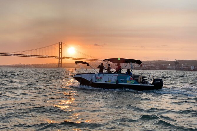 Private Boat Cruise with 6 Bottles of Champagne (2 hours) - Visiting the Padrão dos Descobrimentos and the 25 de Abril Bridge
