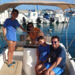 Private boat rental without title dolphin watching - Modern Boat Features Ensure Comfort and Safety