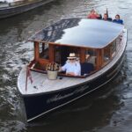 Private boat tour on a electric saloon boat - Customizable Route Options for Your Preferences