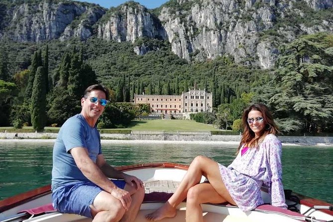 Private boat tour to Isola del Garda and surroundings. - The Itinerary: Scenic Stops and Notable Landmarks