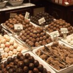 Private Bruges Iconic Sites and Chocolate Tasting Tour - Exploring the Charm of Simon Stevinplein