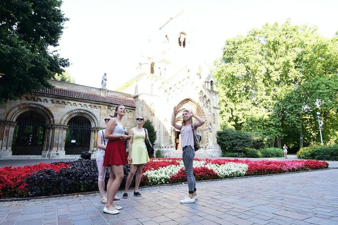 Private Budapest Walking Tour with Cake & Coffee - Relaxing at the Széchenyi Baths and Pool