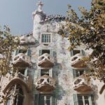 Private Casa Batlló & Skip-the-line + Official Licensed Guide - Starting the Tour: Pickup and First Impressions