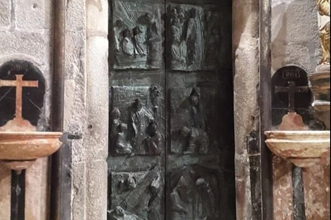 PRIVATE Cathedral and museum tour SPANISH or ENGLISH - Entering the Cathedral: Art, Architecture, and Spiritual Significance