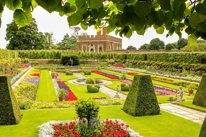 Private Chauffeured Tour to Hampton Court Palace from London - Convenient Pickup and Scenic Drive from London