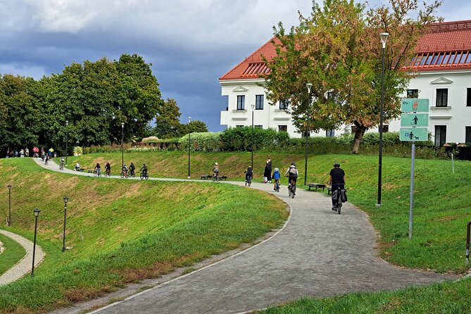 Private City Bike Tour of Vilnius Highlights - Visiting Vilnius Cathedral Square and Historic Landmarks