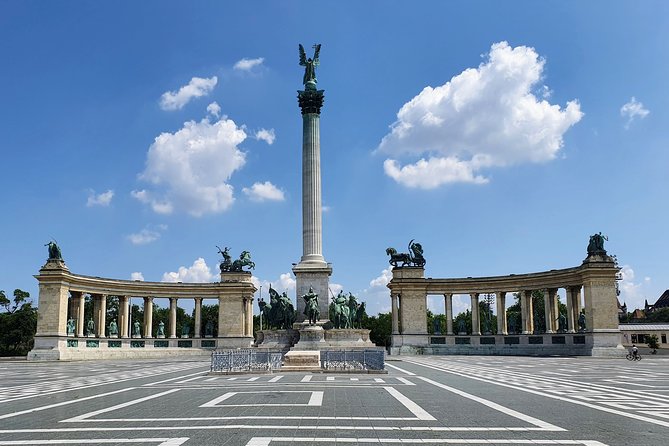 Private city tour by van - Focus on Budapest’s East Bank Landmarks