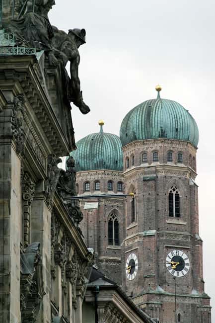 Private city tour "Munich Highlights" for up to 8 people - Munich Highlights Tour Starts with Hotel Pickup