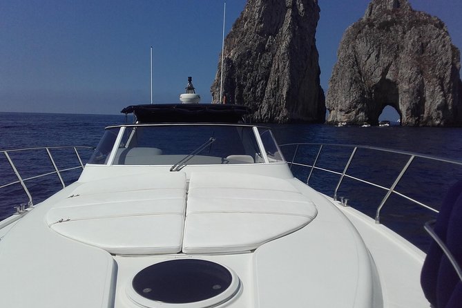 Private Cruise around Capri - yacht 40' - The 40-Foot Yacht: Comfort and Capacity