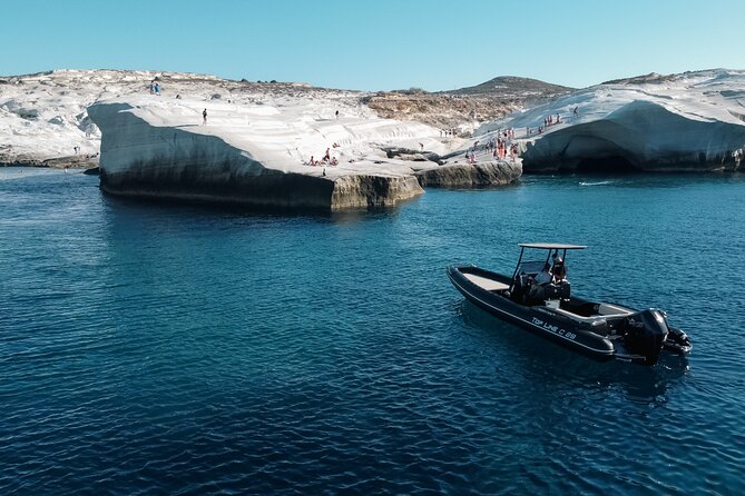 Private Cruise with Speedboat: Milos- Polyaigos- Kimolos - Exploring Milos Most Famous Stops: Gerakas and Sarakiniko Beach