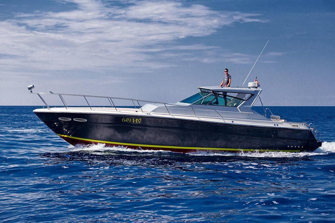 Private custom Blue & Green Cave tour with yacht from Hvar town - Visiting Budikovac Island for Relaxation