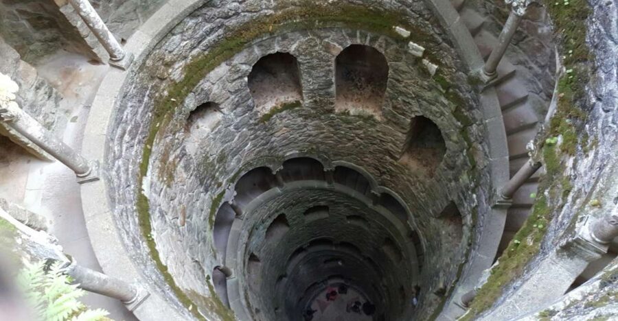 Private day tour Sintra Pena Regaliera and Cascais Cabo Roca - Discovering the Enigmatic Quinta da Regaleira and Its Well