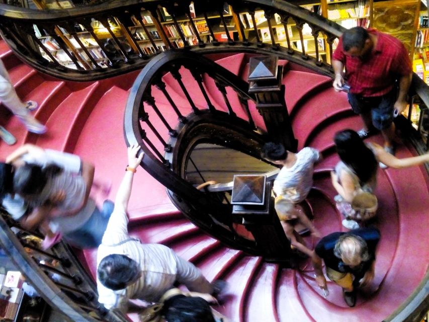 Private Day Tour to Porto with maximum 2 stop in the way - Visiting Vila Nova de Gaia: Breathtaking Views from Jardim do Morro