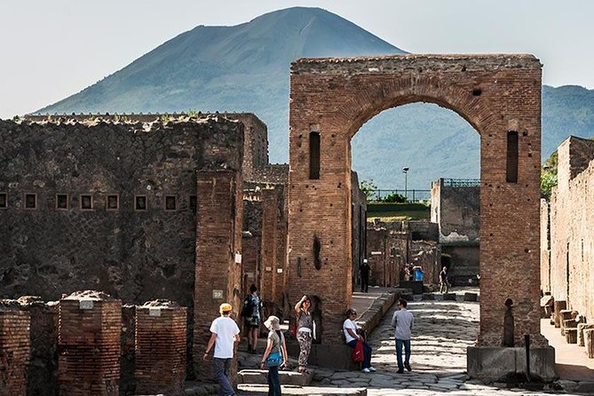 Private Day trip from Rome to Pompeii with official guide inside Ruins - Inside Pompeii with an Official Guide: A Deep Dive into Ancient Life