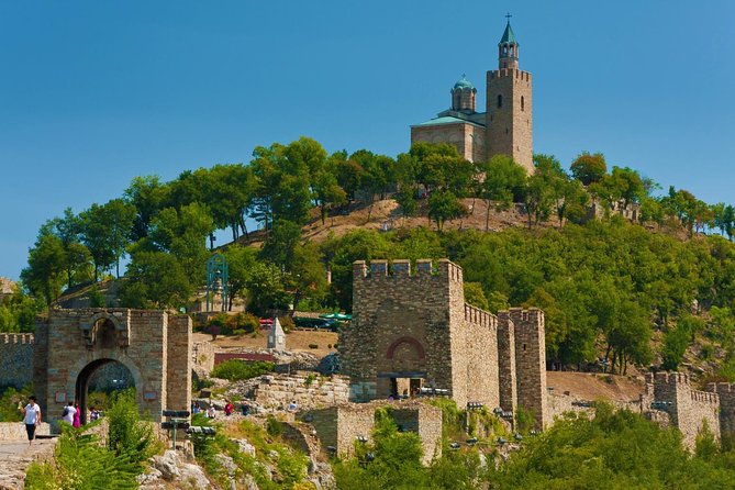 Private Day Trip to Bulgaria and Veliko Tarnovo from Bucharest - Exploring Tsarevets Fortress on the Hilltop