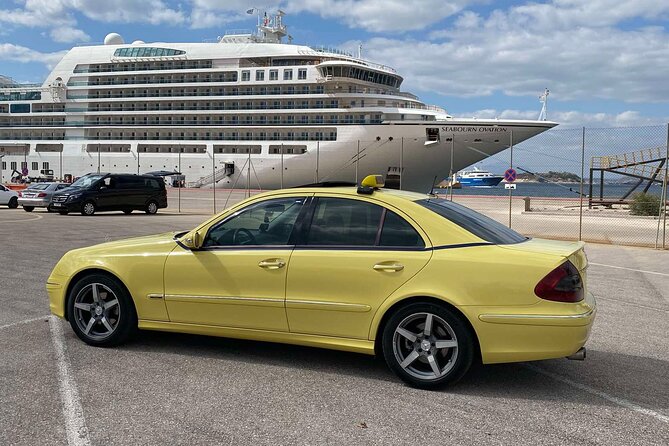 Private Departure Transfer: Central Athens to Piraeus Cruise Port - Vehicle Comforts and Luggage Handling
