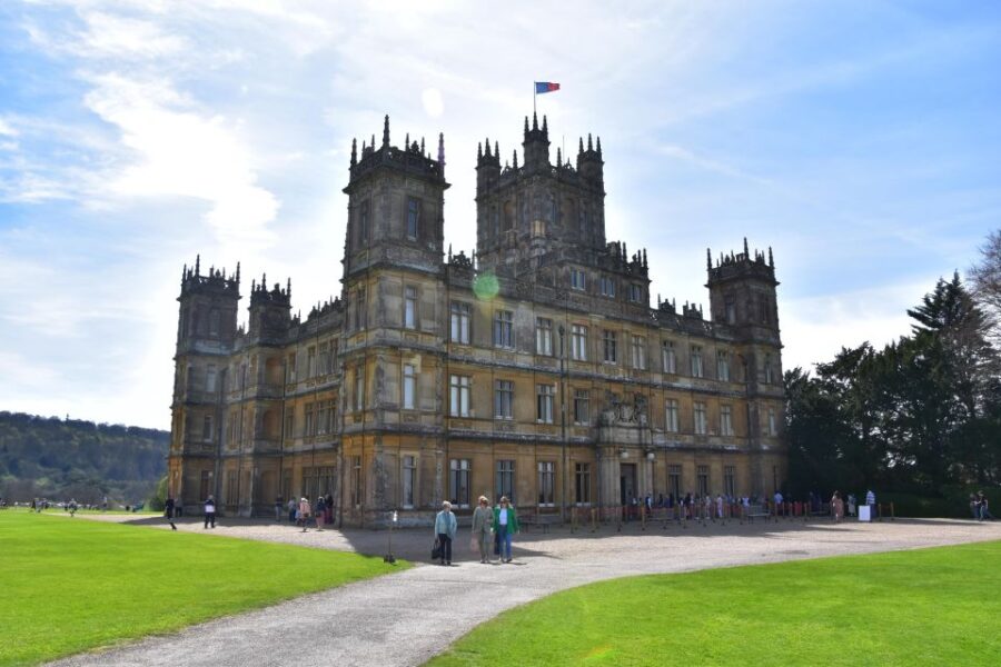 Private Downton Abbey Day Tour, including Highclere Castle - Visiting Cogges Manor Farm: Yew Tree Farm