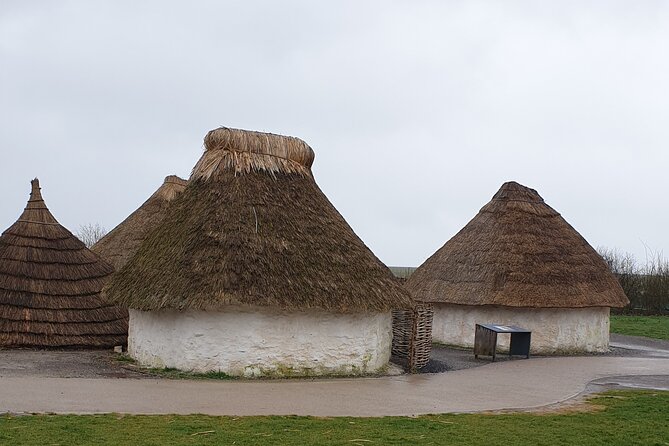 Private driver guided tour Stonehenge - Exploring Woodhenge: A Unique Stone Age Landmark